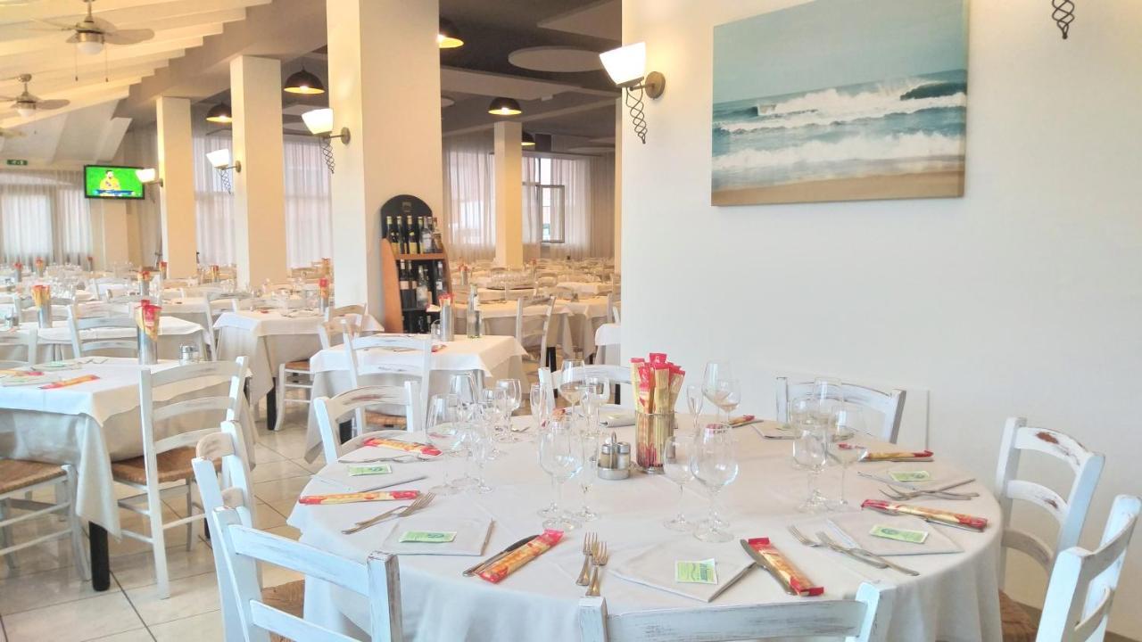 Hotelristorante Il Punto Marotta Kültér fotó